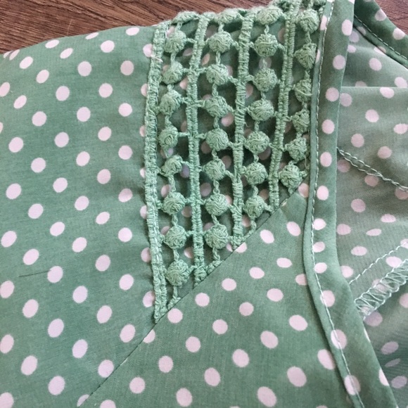 NWOT Downeast green/white polka dot flowy shirt - Picture 2 of 6